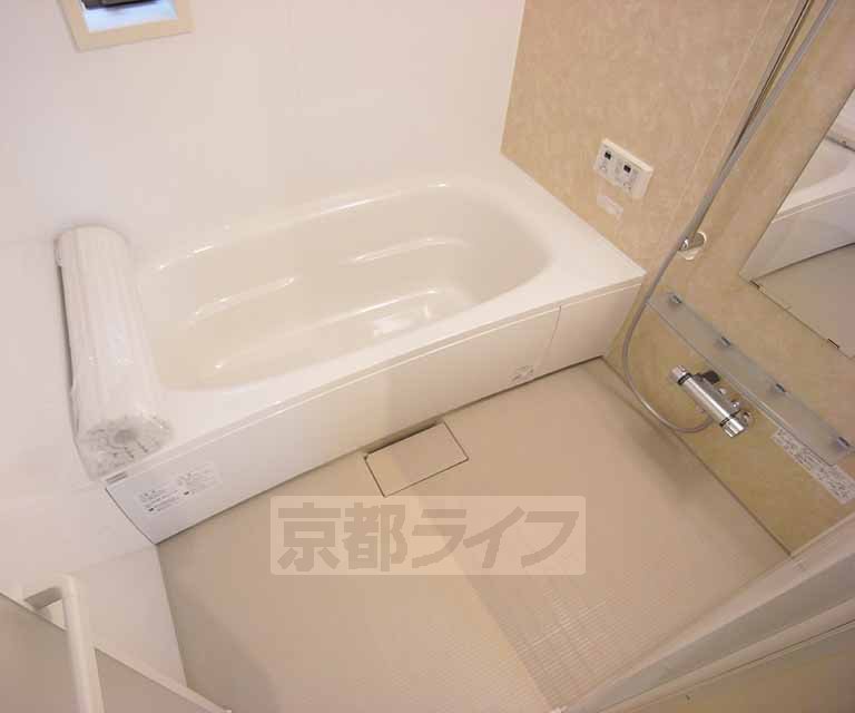 バス・シャワールーム　大人でもゆったりできます。