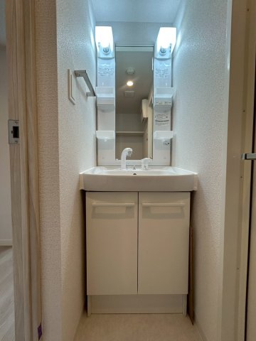洗面設備　朝の身支度には欠かせない独立洗面化粧台
