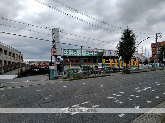 スーパー　業務スーパーＯＫ蛍池店精肉部（スーパー）まで151m