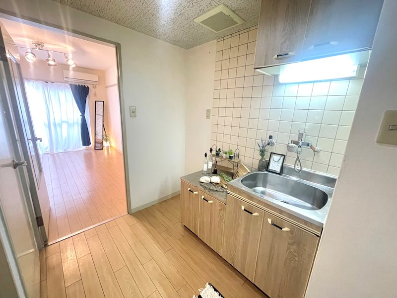 キッチン　201号室写真（参考写真・実際のお部屋とは異なります）