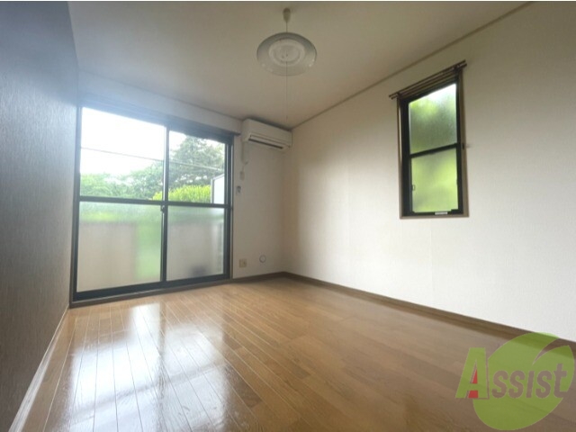 居室・リビング　６帖のリビングになります。伸び伸び出来そうですね。