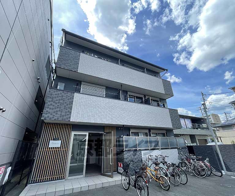 京都市中京区壬生高樋町のマンションの建物外観