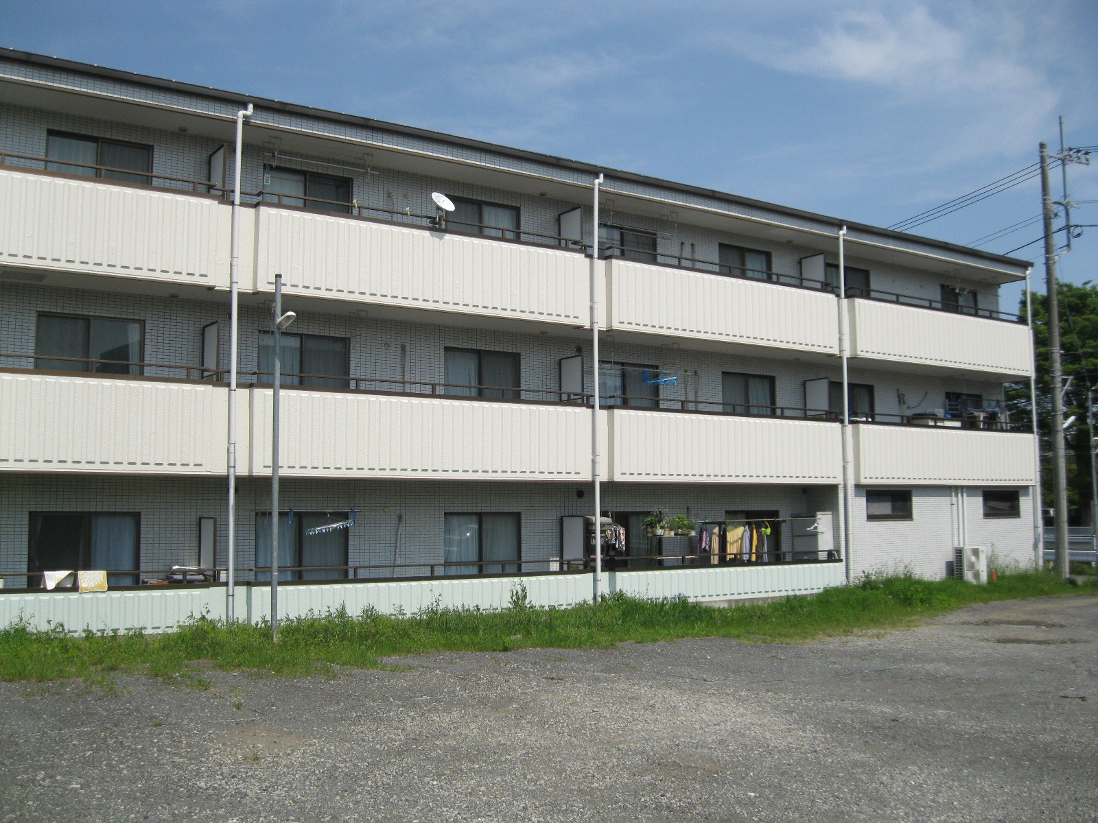 カリヨンカネカの建物外観