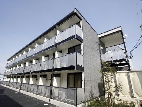 レオパレスアイリス今本町通の建物外観