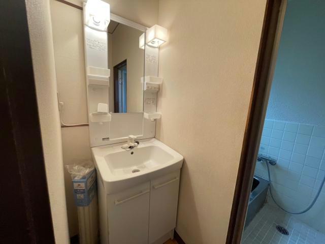 洗面設備　洗面台付き