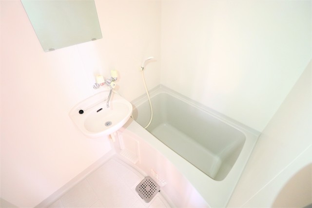 バス・シャワールーム　２０３号室