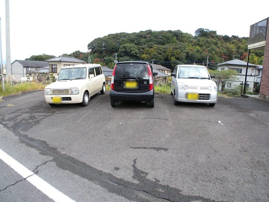 【フレグランス久山の駐車場】