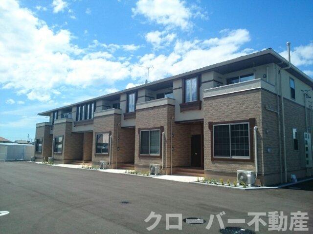 丸亀市柞原町のアパートの建物外観