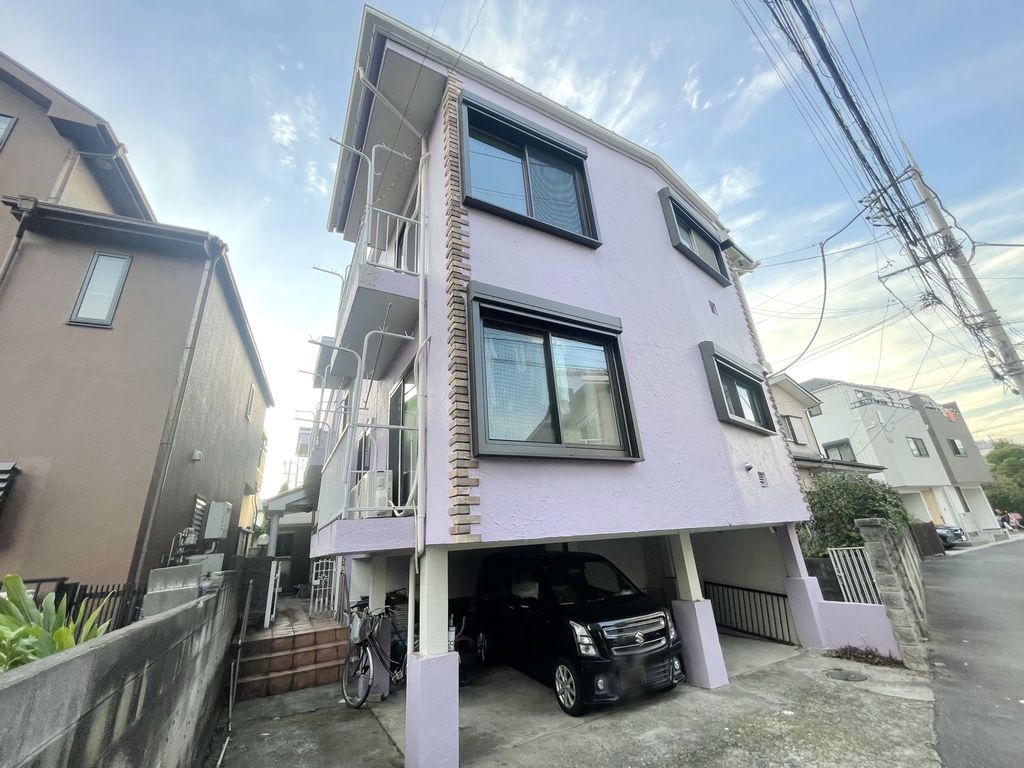 横浜市港北区高田西のアパートの建物外観