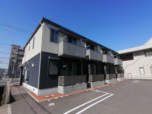 【クレセントハイム　Ａ棟の建物外観】