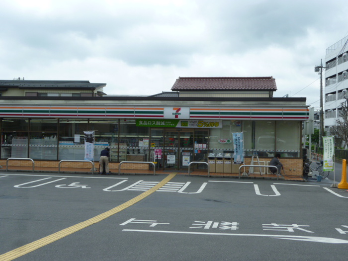 コンビニ　セブンイレブン飯能駅北口店（コンビニ）まで315m