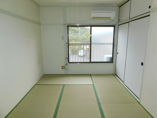 居室・リビング　写真と反転タイプです。