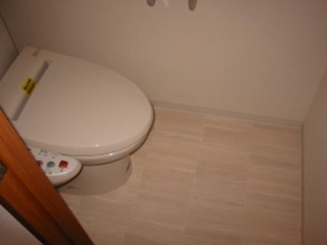トイレ　トイレはウォシュレット付きです。