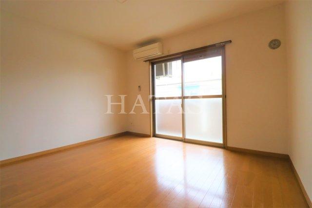 居室・リビング　同物件別部屋です。