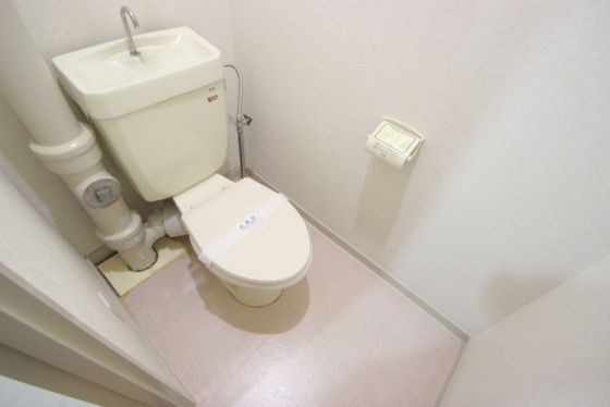 トイレ　※別部屋の写真です