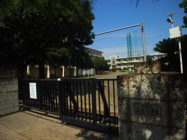 小学校　本町小学校（小学校）まで655m