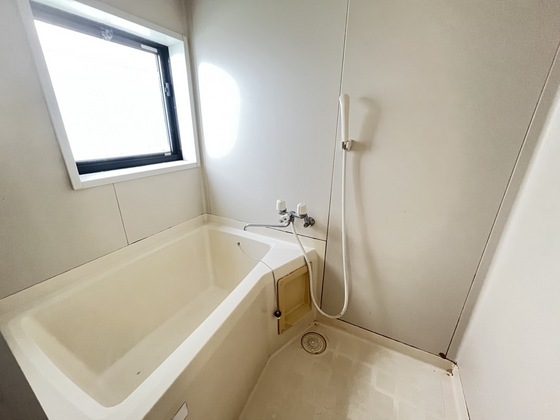 バス・シャワールーム　※別部屋の写真です