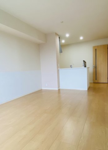 居室・リビング　【エクラージュ松江 A棟】