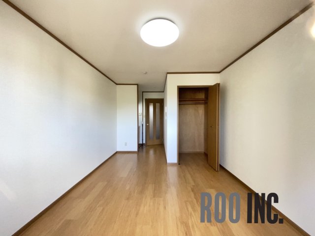 居室・リビング　写真は反転のお部屋です