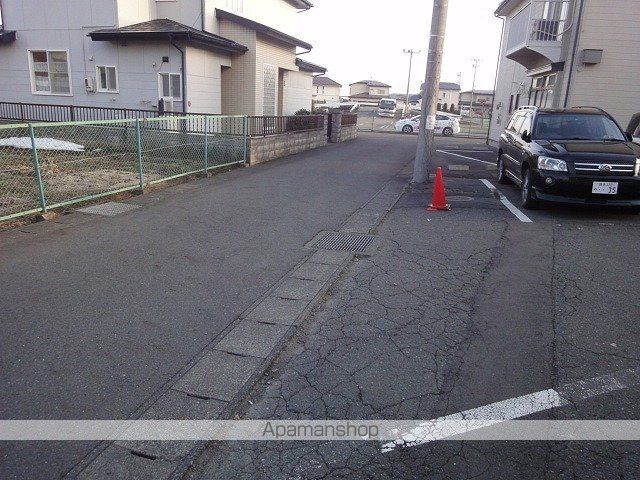 その他　周辺道路（その他）まで0m