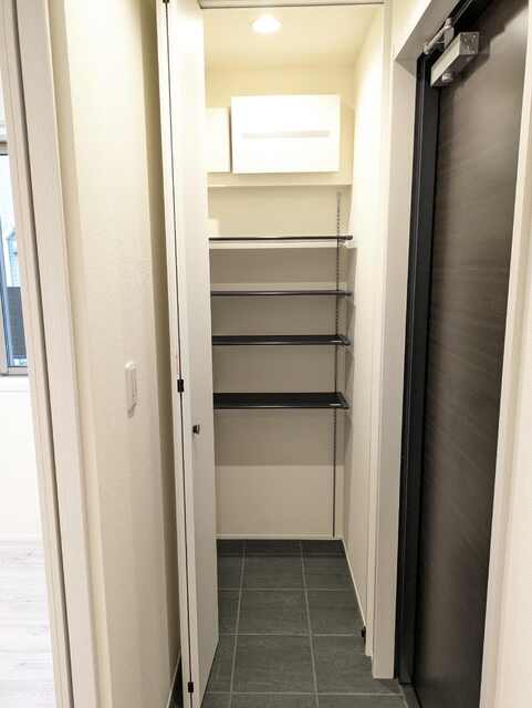 玄関　◆たっぷり収納できるシューズインクローク◆