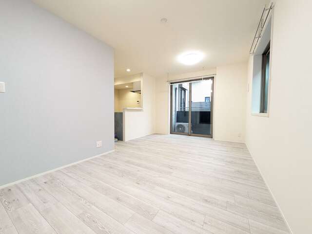 居室・リビング　◆３面採光◆１４帖のＬＤＫ◆