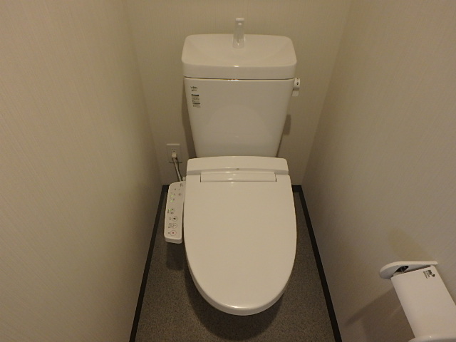 トイレ　504の写真