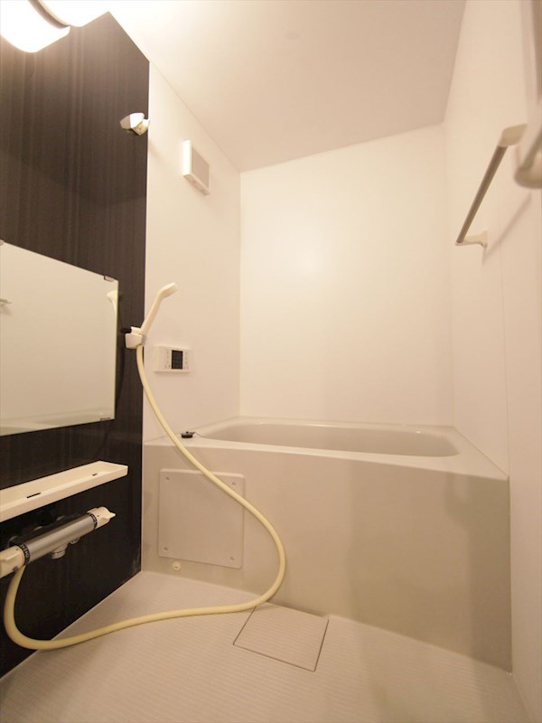 バス・シャワールーム　追い焚き・オートバス機能付お風呂