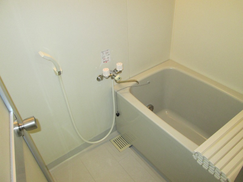 バス・シャワールーム　※リフォーム前の写真です