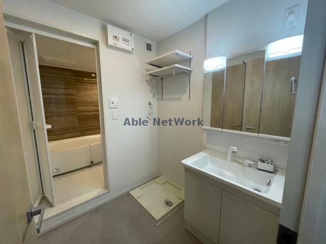 洗面設備　同型モデル参考写真