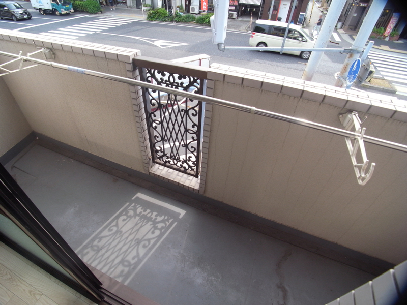 バルコニー　室内洗濯機置場