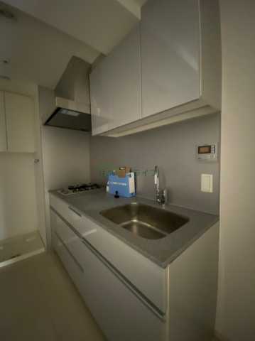 キッチン　コンフォリア東池袋WEST　反転タイプです。