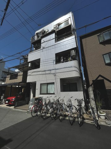 建物外観　落ち着いた雰囲気の外観です