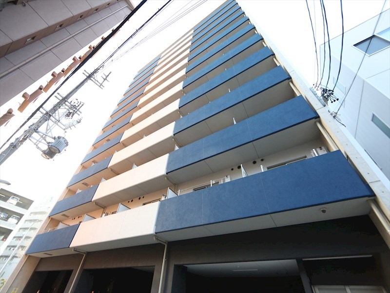 建物外観　外観　防犯カメラ　オートロック　宅配ＢＯＸ　外壁タイル張り