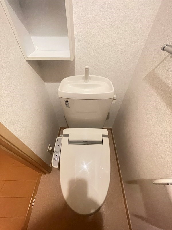 トイレ　当物件の参考写真です。(同建物の部屋)