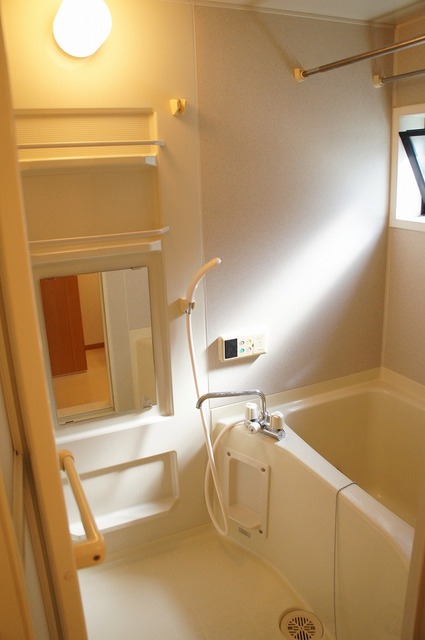 バス・シャワールーム　追い炊きバス♪