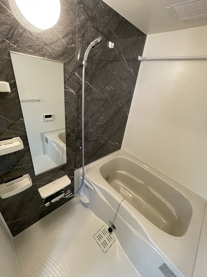 バス・シャワールーム　※別部屋の写真です