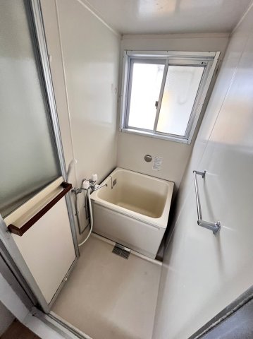 バス・シャワールーム　別号室の画像です。ご参考下さい