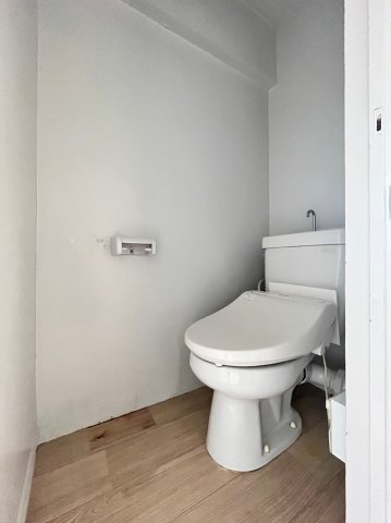 トイレ　別号室の画像です。ご参考下さい