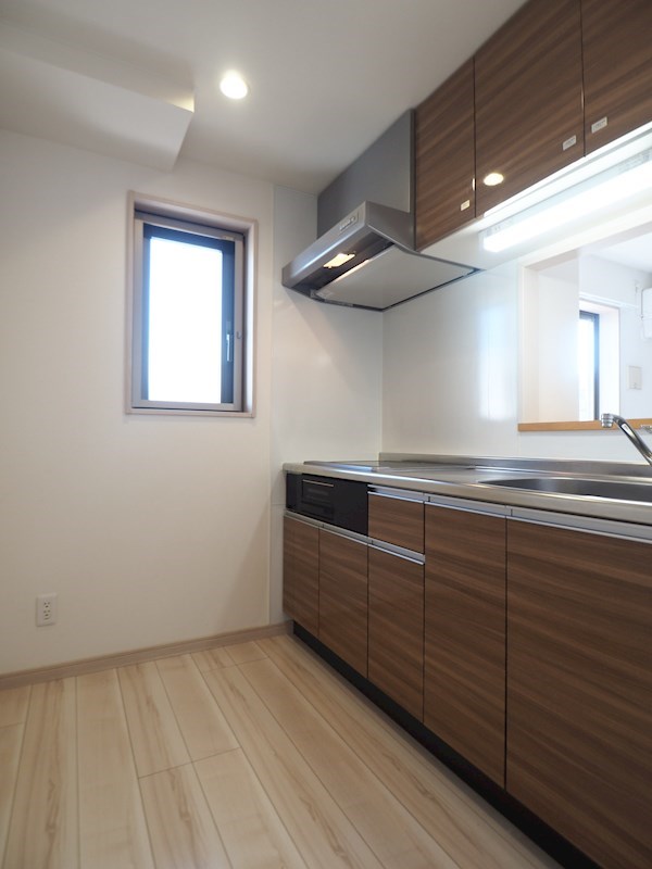 キッチン　画像は202号室のものです。