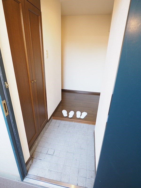 玄関　明るい玄関です。