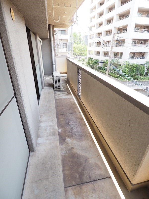 バルコニー　広いベランダ。