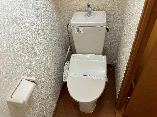 トイレ　温水洗浄便座設置済みです