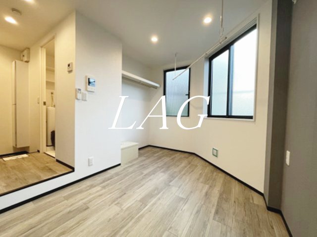 居室・リビング　洋室のお部屋です。（同仕様です）