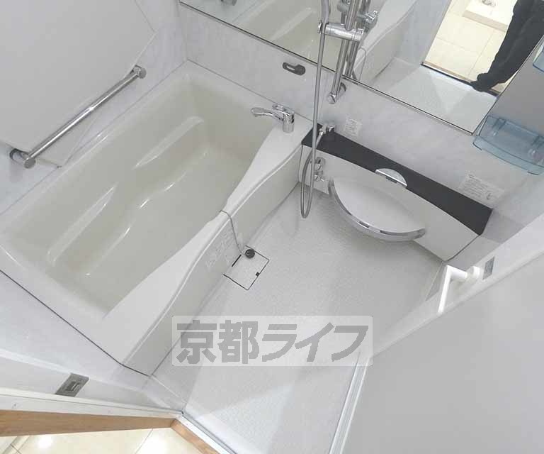 バス・シャワールーム　バスルームです。