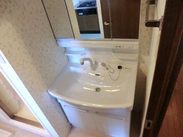洗面設備　独立洗面台付きです♪