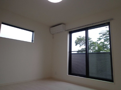 居室・リビング　シャッター付きのリビング♪