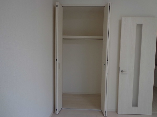 収納　ハンガーラック付きで楽々収納♪