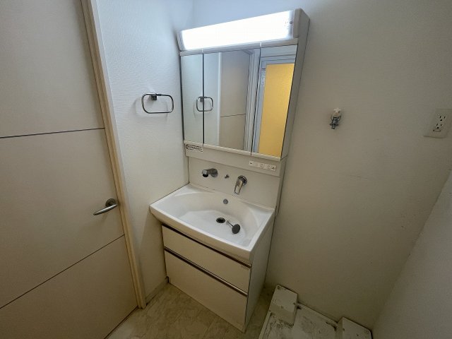 洗面設備　脱衣スペースもあります
