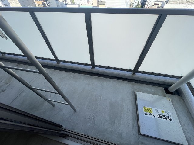 バルコニー　バルコニーからの眺めを楽しみながら食事をしませんか